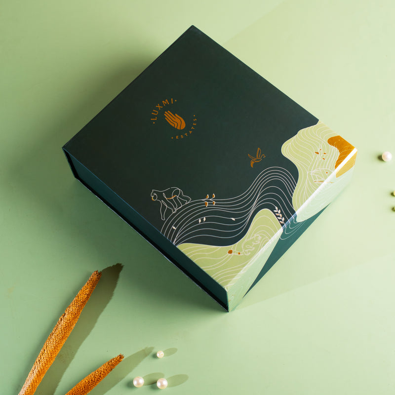 Organic Assorted Classic Collection Tea Gift Box | 1 Herbal Tea, 1 Green Tea, 2 Black Tea